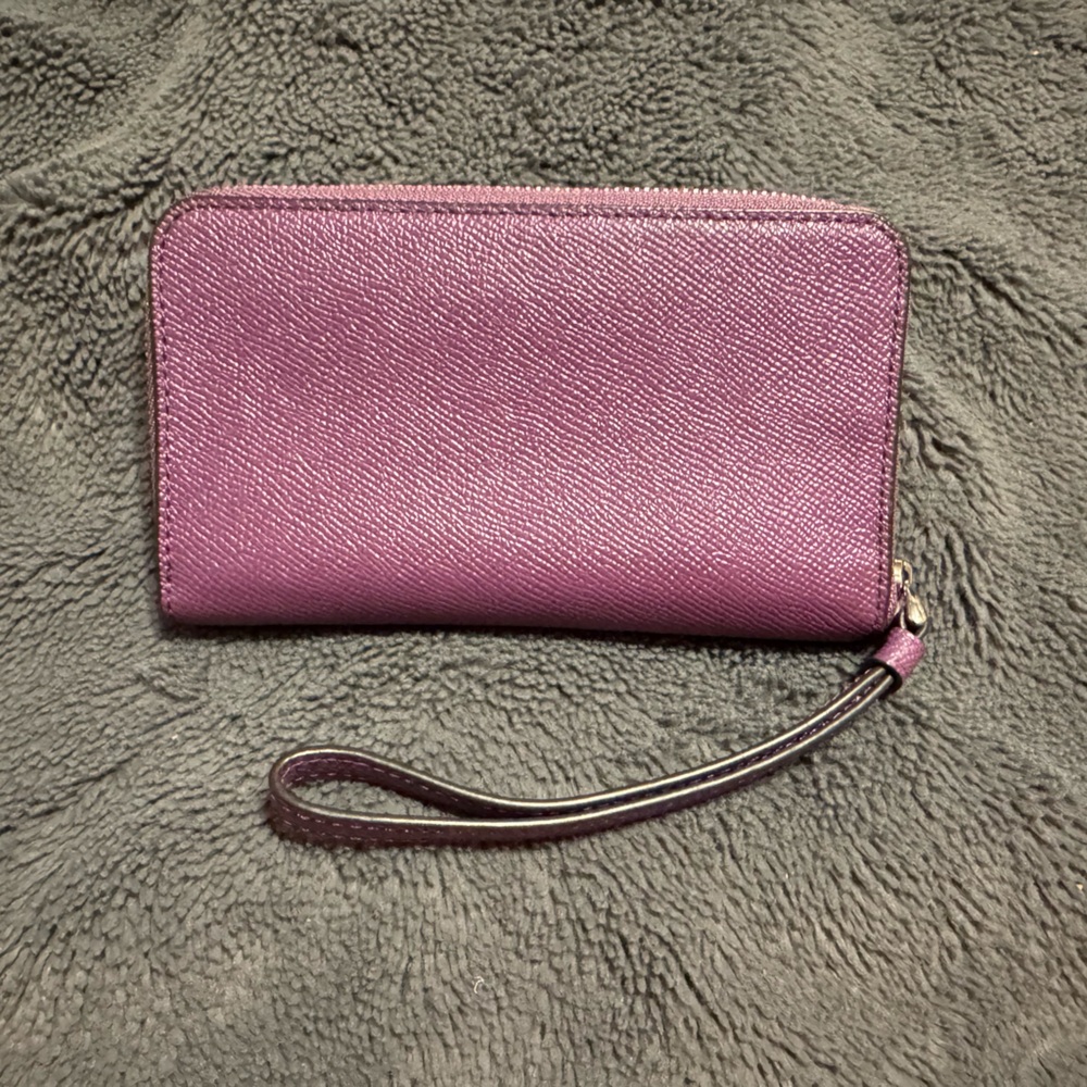 Coach Violet Leather Long Zip Around Wristlet - Picture 2 of 6